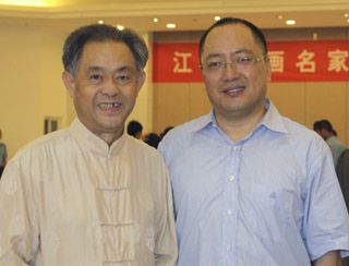 与江苏省收藏家协会会长徐湖平合影