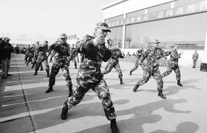 500名“反恐精英”昨另觅“婆家”(组图)