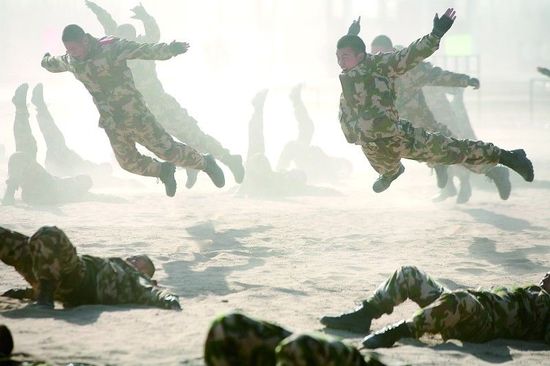 &ldquo;沙&rdquo;场点兵(组图)